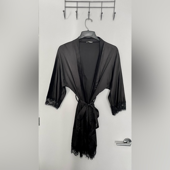 Satin Robe - Picture 2 of 4